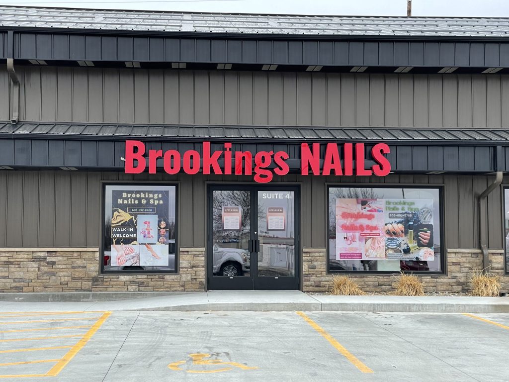 Brookings Nails 