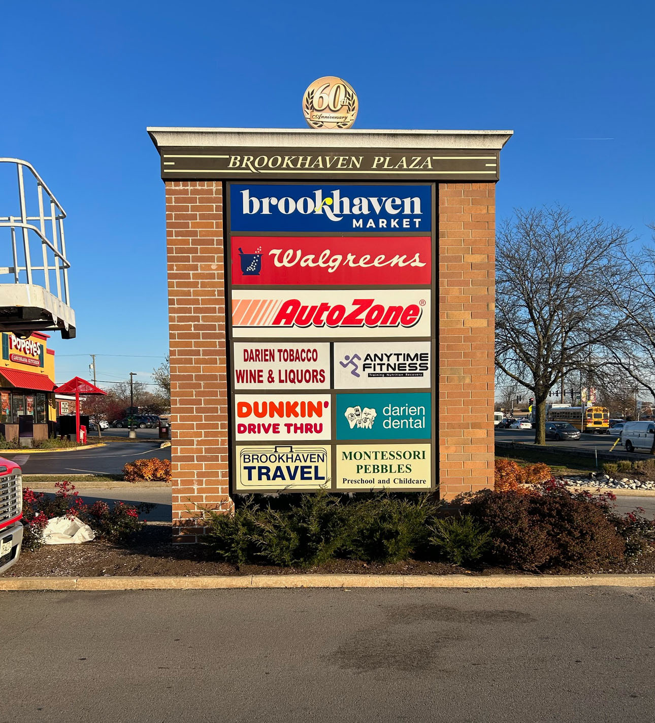 YESCO-Chicago-brookhaven-plaza-service-slider