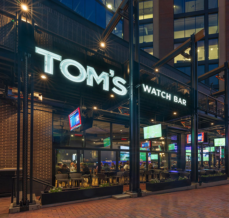 YESCO-Denver-Toms-watch-bar-custom-sign