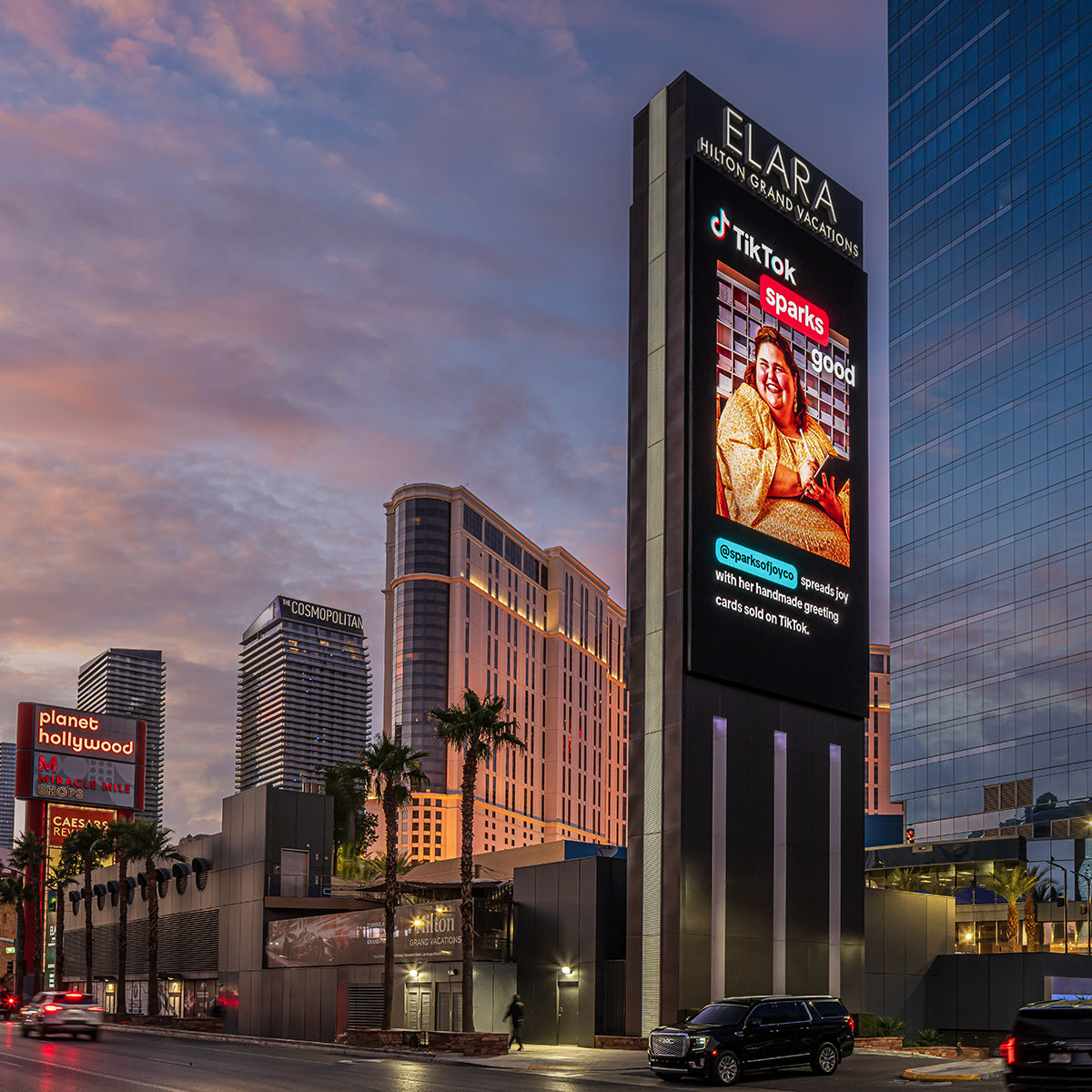 custom-signs-elara-vegas-YESCO