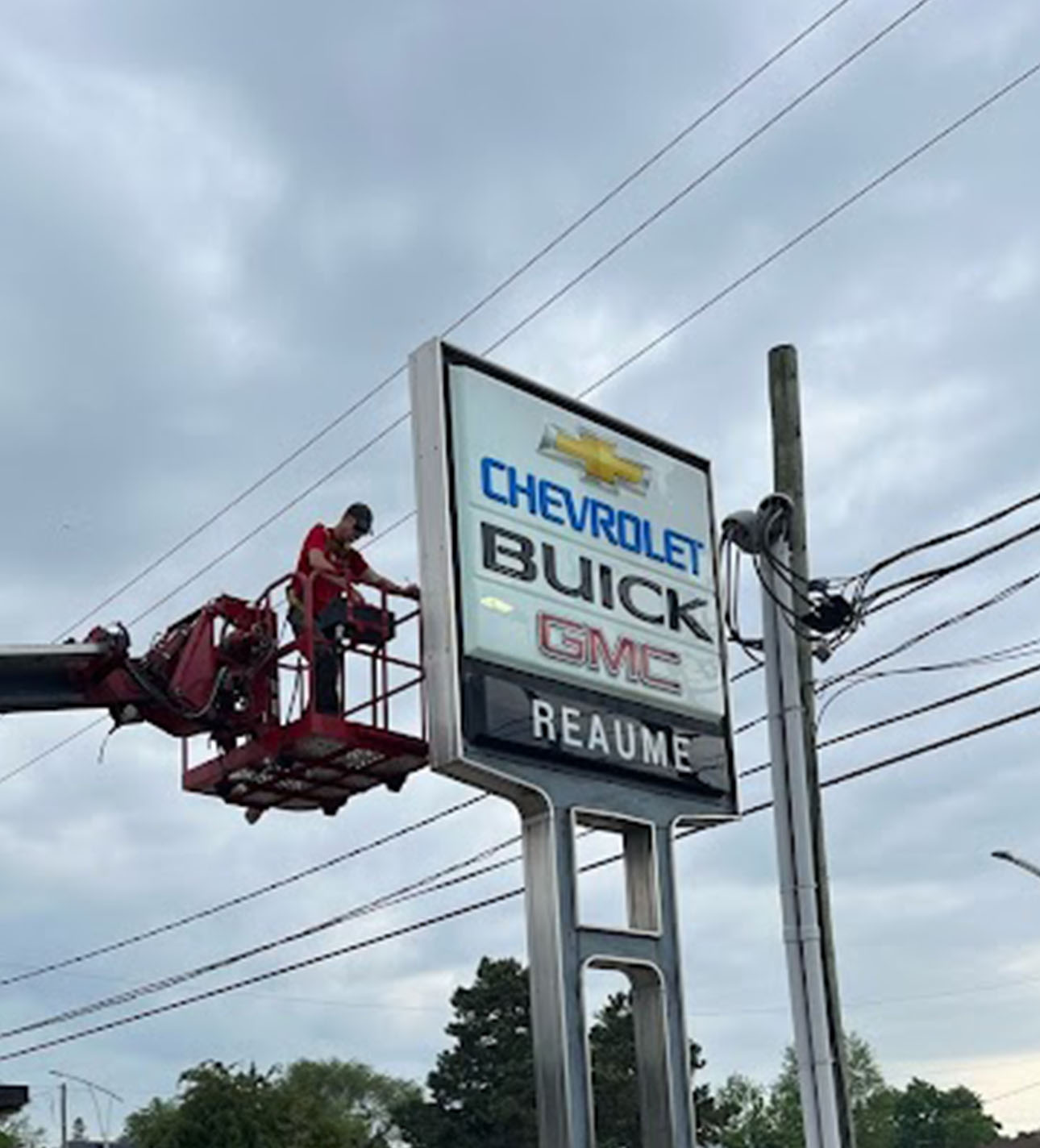 service-slider-Buick-Chevrolet-Reaume-Windsor-YESCO