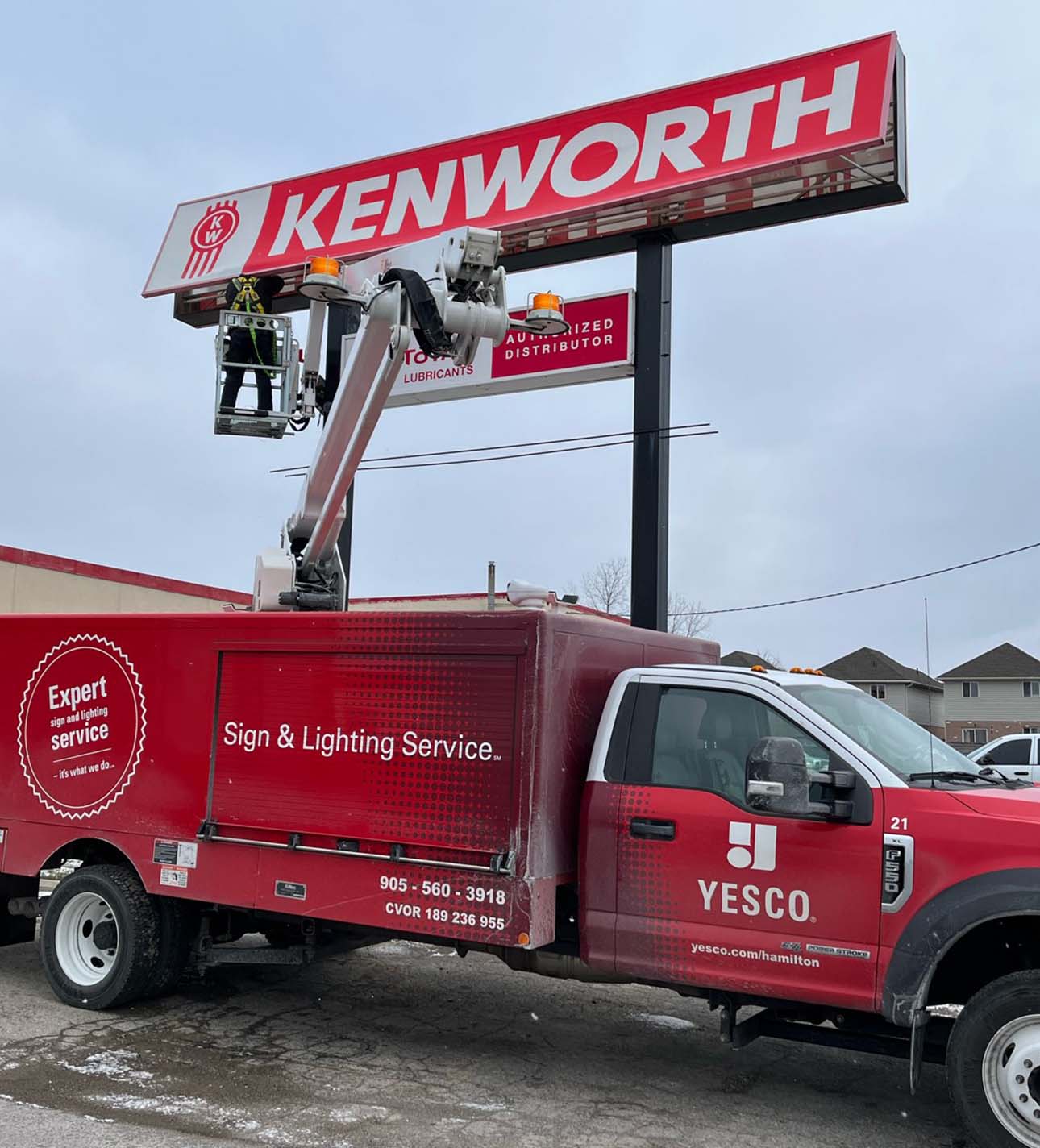 service-slider-Kenworth-Truck-YESCO