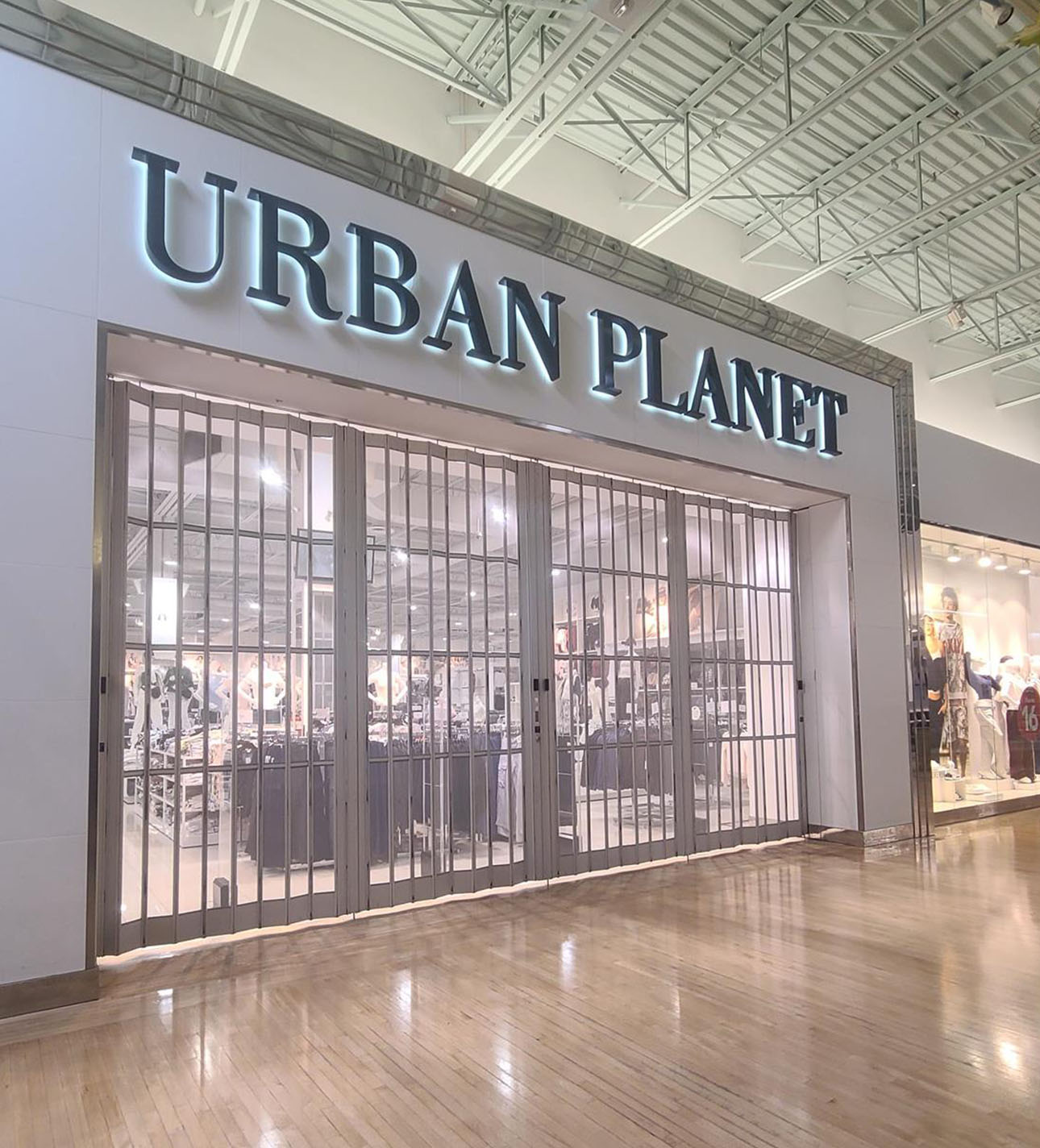 service-slider-Vaughn-mills-urban-planet-YESCO-mississauga